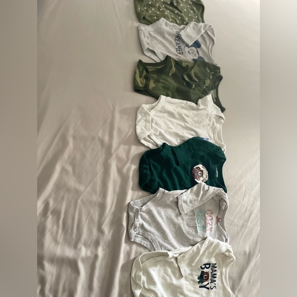 7 Pack Onesies. Some brands such as Carter’s, Bundles, Old Navy and Disney. - Picture 2 of 2